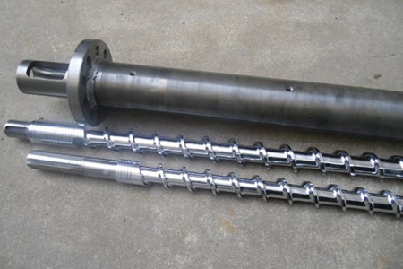 塑料擠出機(jī)機(jī)筒螺桿發(fā)貨前，廠家需要做哪些工作？