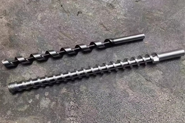 小型橡膠擠出機螺桿實拍圖